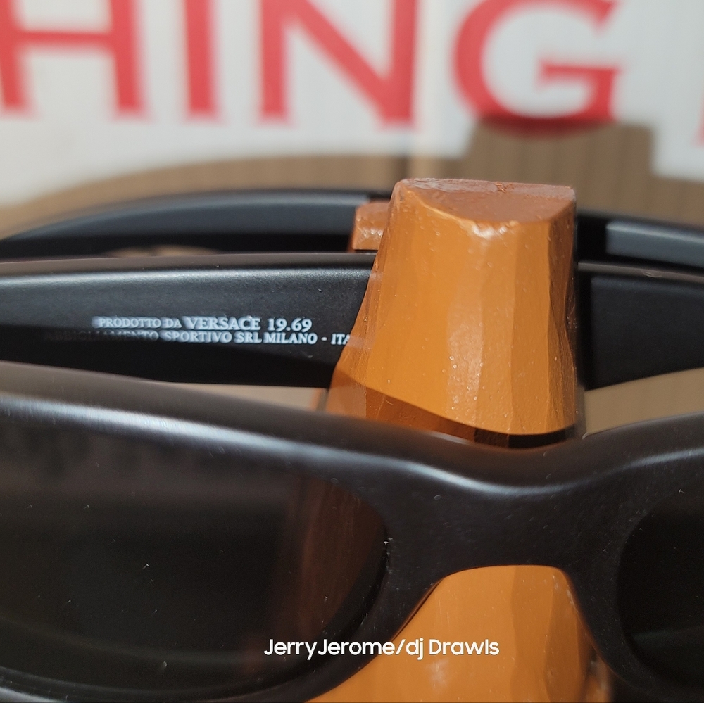 Versace 19V69 Sunglasses - Picture 2 of 3